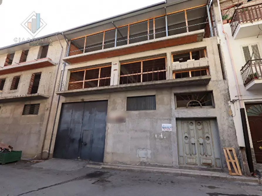 Immagine 10 di Casa indipendente in vendita  in Via Ugo Foscolo a Palagonia