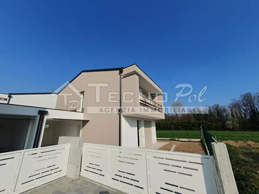 Casa trifamiliare in vendita a Loreggia
