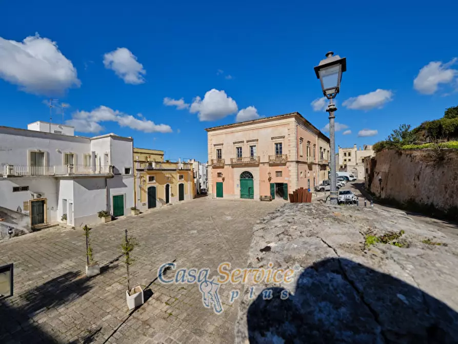 Immagine 7 di Palazzo in vendita  in Via Lucia La Greca a Parabita