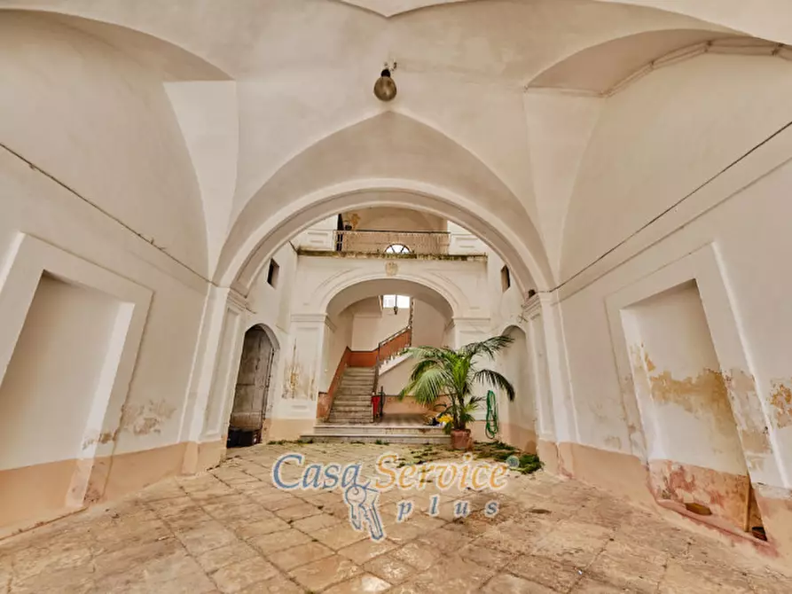 Immagine 10 di Palazzo in vendita  in Via Lucia La Greca a Parabita