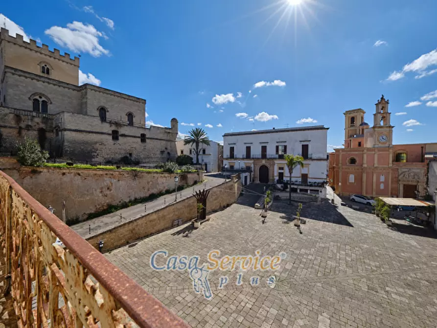 Immagine 13 di Palazzo in vendita  in Via Lucia La Greca a Parabita
