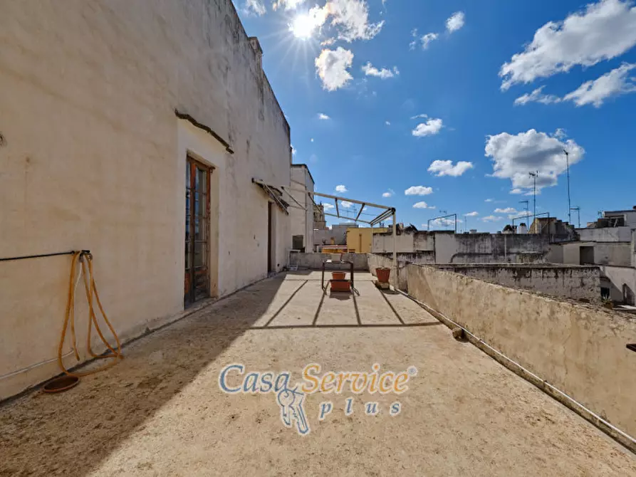 Immagine 16 di Palazzo in vendita  in Via Lucia La Greca a Parabita