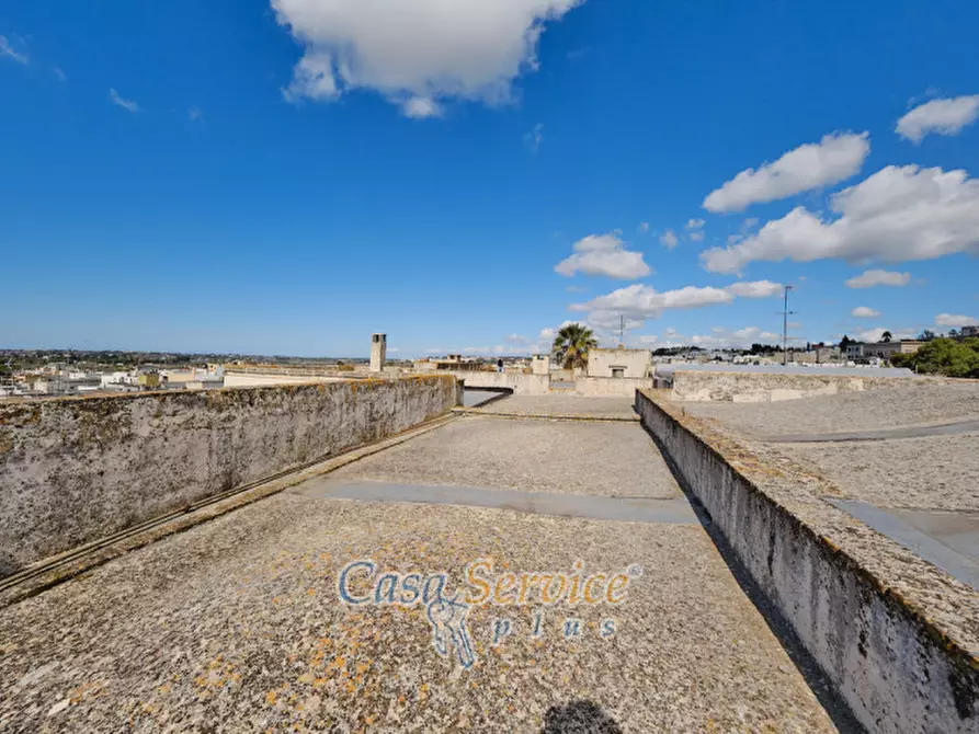 Immagine 27 di Palazzo in vendita  in Via Lucia La Greca a Parabita