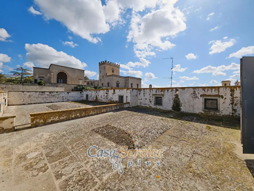 Immagine 28 di Palazzo in vendita  in Via Lucia La Greca a Parabita