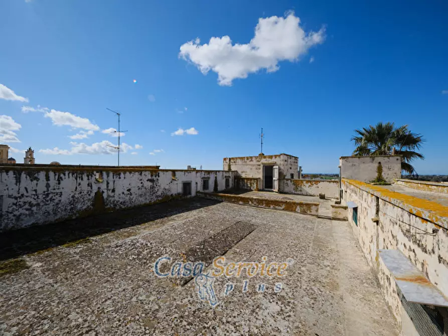 Immagine 29 di Palazzo in vendita  in Via Lucia La Greca a Parabita