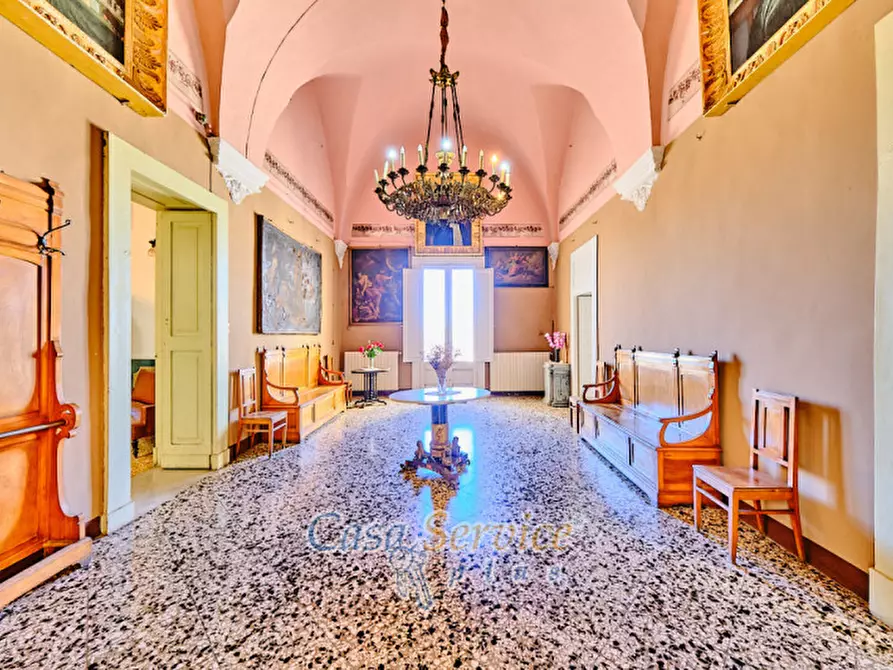 Immagine 32 di Palazzo in vendita  in Via Lucia La Greca a Parabita