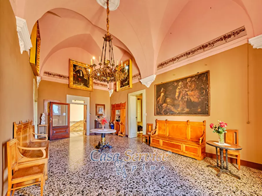 Immagine 36 di Palazzo in vendita  in Via Lucia La Greca a Parabita
