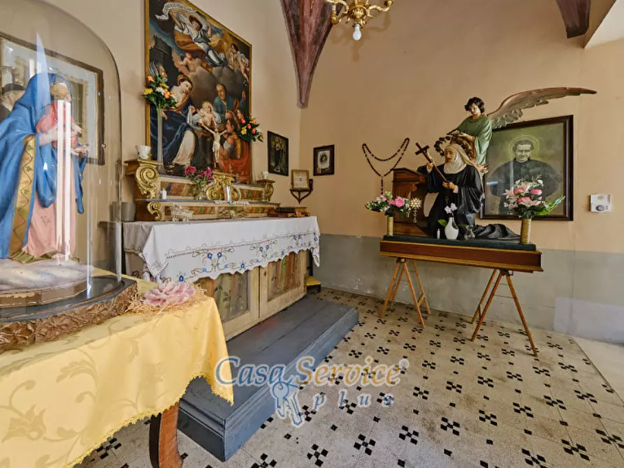 Immagine 47 di Palazzo in vendita  in Via Lucia La Greca a Parabita