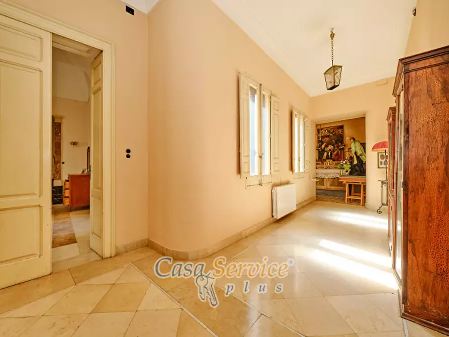 Immagine 55 di Palazzo in vendita  in Via Lucia La Greca a Parabita