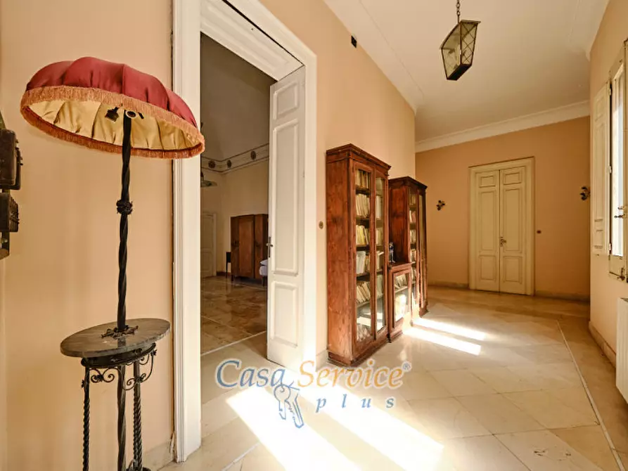 Immagine 57 di Palazzo in vendita  in Via Lucia La Greca a Parabita