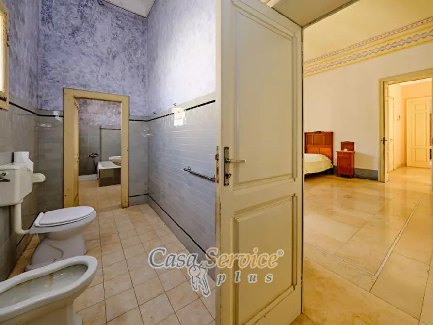 Immagine 60 di Palazzo in vendita  in Via Lucia La Greca a Parabita