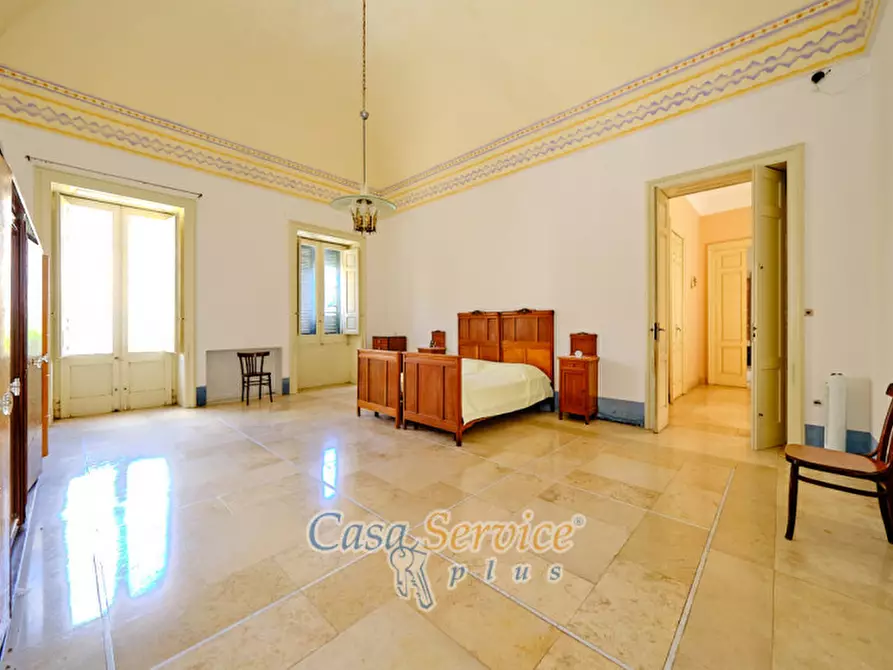 Immagine 62 di Palazzo in vendita  in Via Lucia La Greca a Parabita