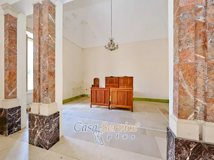 Immagine 66 di Palazzo in vendita  in Via Lucia La Greca a Parabita