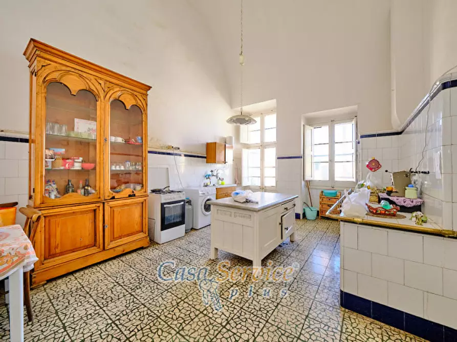 Immagine 69 di Palazzo in vendita  in Via Lucia La Greca a Parabita