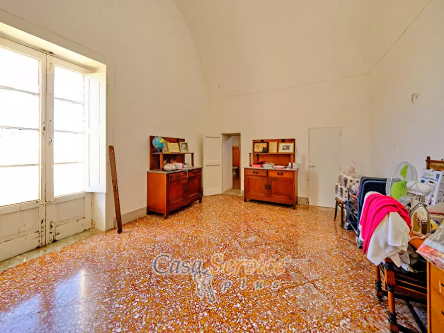 Immagine 72 di Palazzo in vendita  in Via Lucia La Greca a Parabita