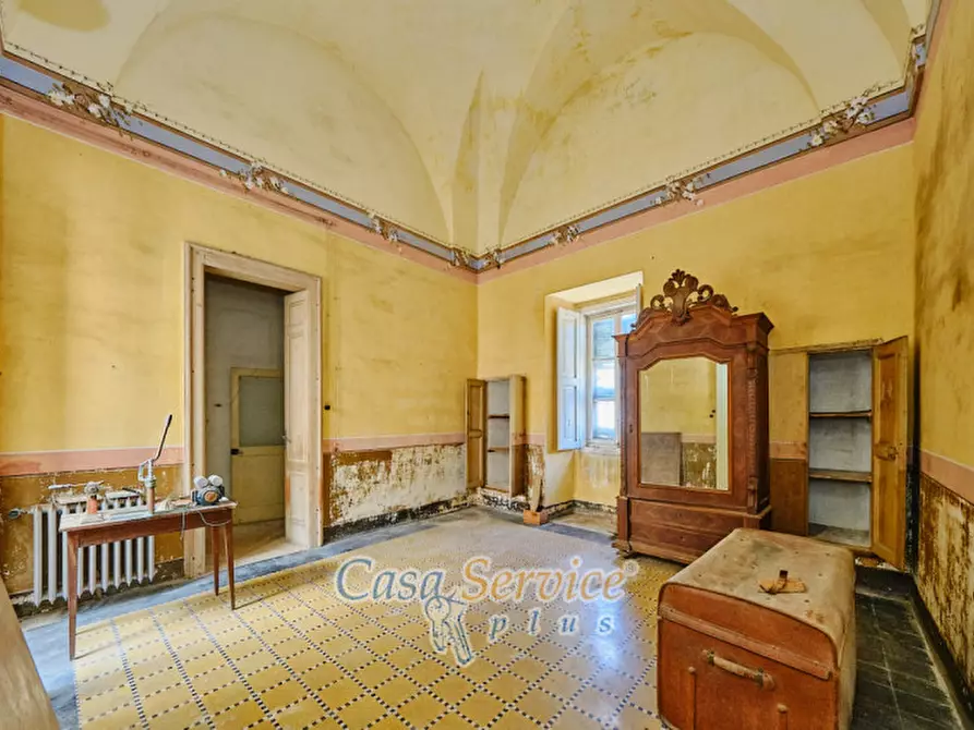 Immagine 78 di Palazzo in vendita  in Via Lucia La Greca a Parabita