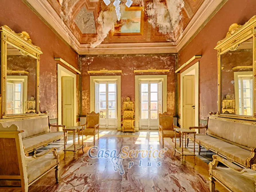 Immagine 82 di Palazzo in vendita  in Via Lucia La Greca a Parabita