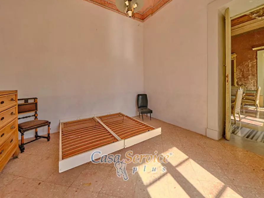 Immagine 85 di Palazzo in vendita  in Via Lucia La Greca a Parabita