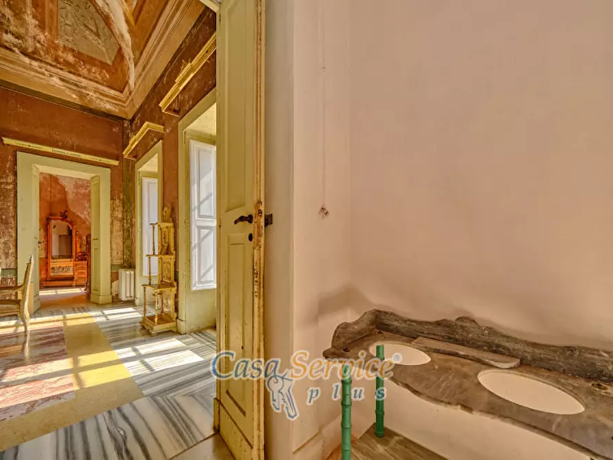 Immagine 87 di Palazzo in vendita  in Via Lucia La Greca a Parabita