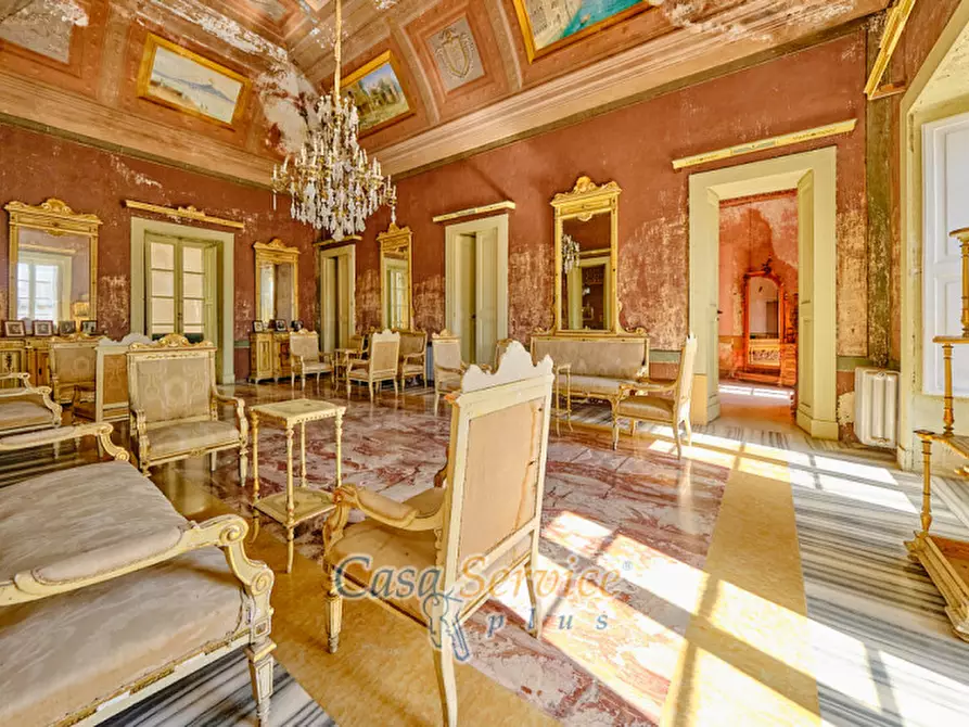 Immagine 88 di Palazzo in vendita  in Via Lucia La Greca a Parabita