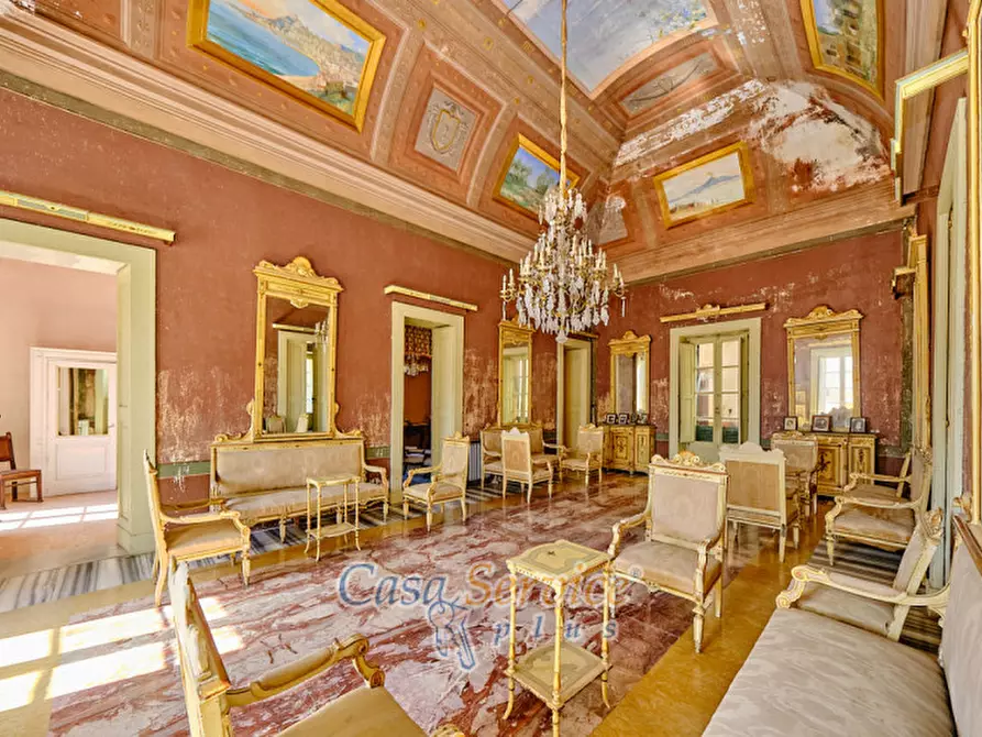 Immagine 89 di Palazzo in vendita  in Via Lucia La Greca a Parabita