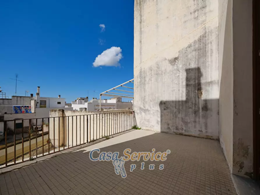 Immagine 91 di Palazzo in vendita  in Via Lucia La Greca a Parabita