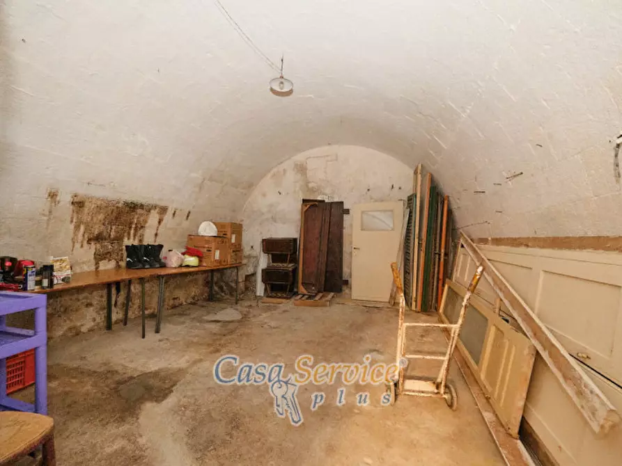 Immagine 102 di Palazzo in vendita  in Via Lucia La Greca a Parabita