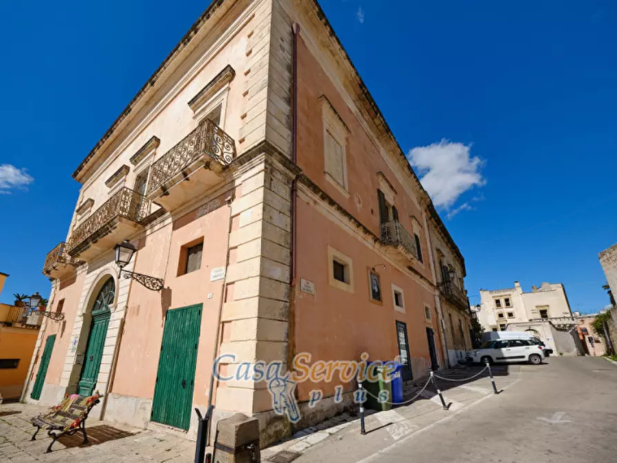 Immagine 107 di Palazzo in vendita  in Via Lucia La Greca a Parabita