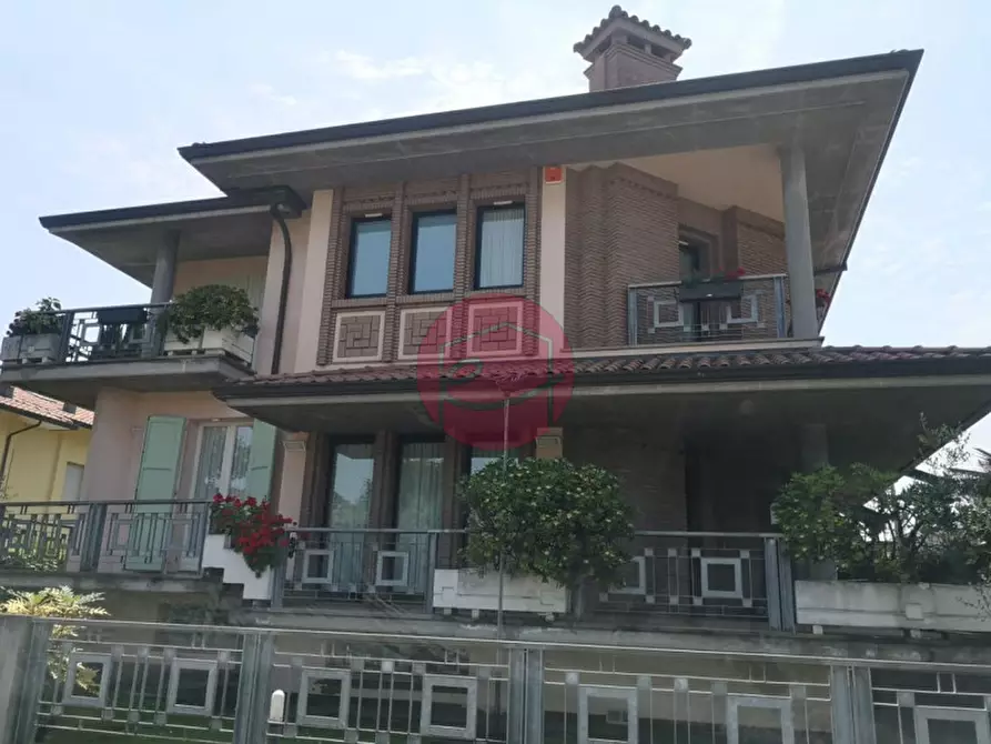 Immagine 1 di Villa in vendita  in via montegrappa GAMBETTOLA a Gambettola