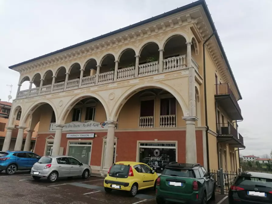 Immagine 3 di Negozio in vendita  in via cesare battisti 94 a Rovato