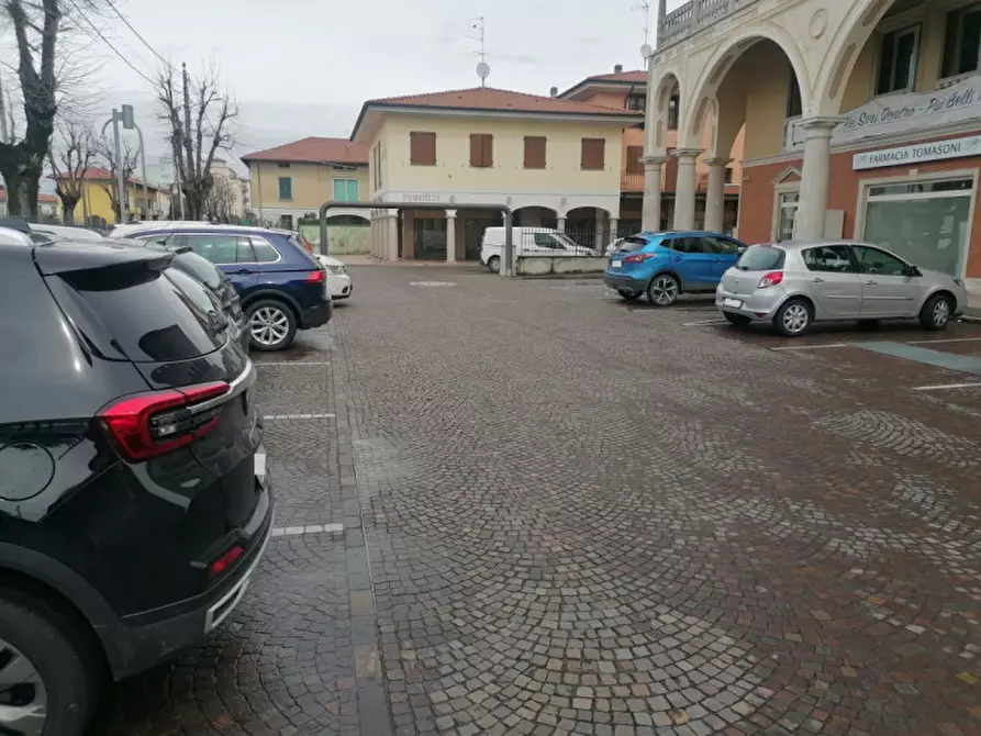 Immagine 7 di Negozio in vendita  in via cesare battisti 94 a Rovato