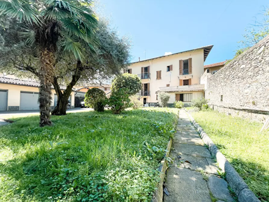 Immagine 1 di Casa indipendente in vendita  in Via Mario  Bobbio a Verbania