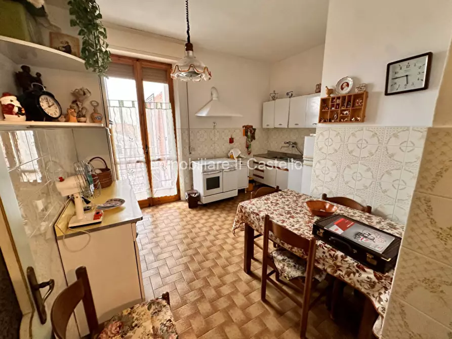 Immagine 3 di Appartamento in vendita  in Via Trento a Castiglione Del Lago