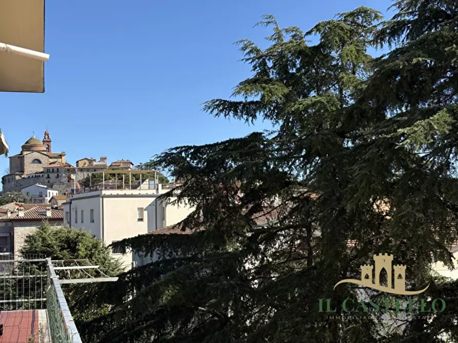 Immagine 5 di Appartamento in vendita  in Via Trento a Castiglione Del Lago
