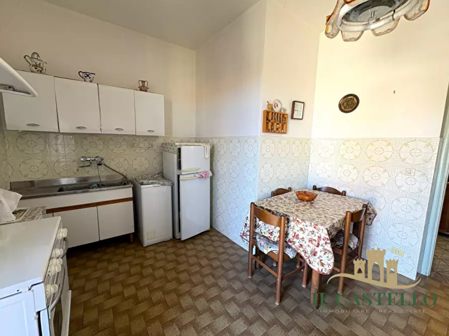 Immagine 8 di Appartamento in vendita  in Via Trento a Castiglione Del Lago