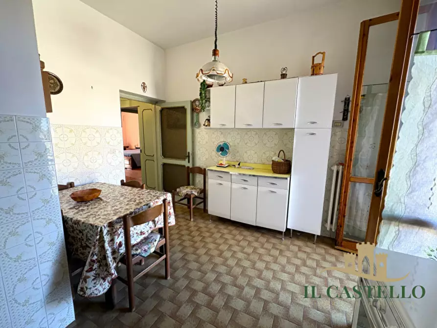 Immagine 9 di Appartamento in vendita  in Via Trento a Castiglione Del Lago