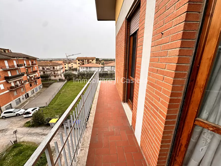 Immagine 13 di Appartamento in vendita  in Via Trento a Castiglione Del Lago