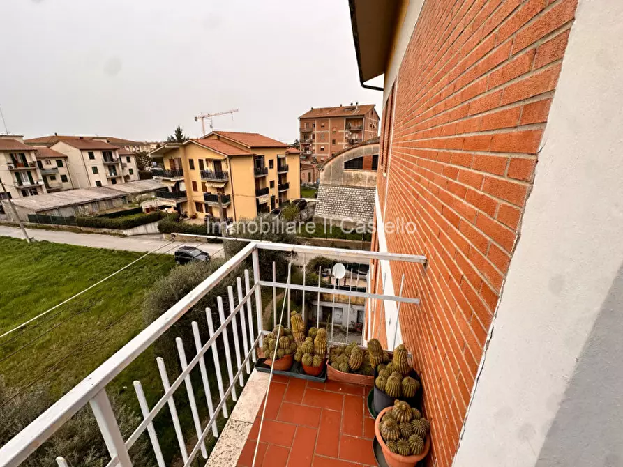 Immagine 14 di Appartamento in vendita  in Via Trento a Castiglione Del Lago