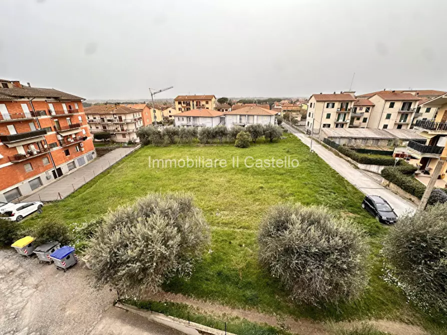 Immagine 15 di Appartamento in vendita  in Via Trento a Castiglione Del Lago