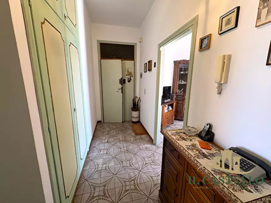 Immagine 18 di Appartamento in vendita  in Via Trento a Castiglione Del Lago