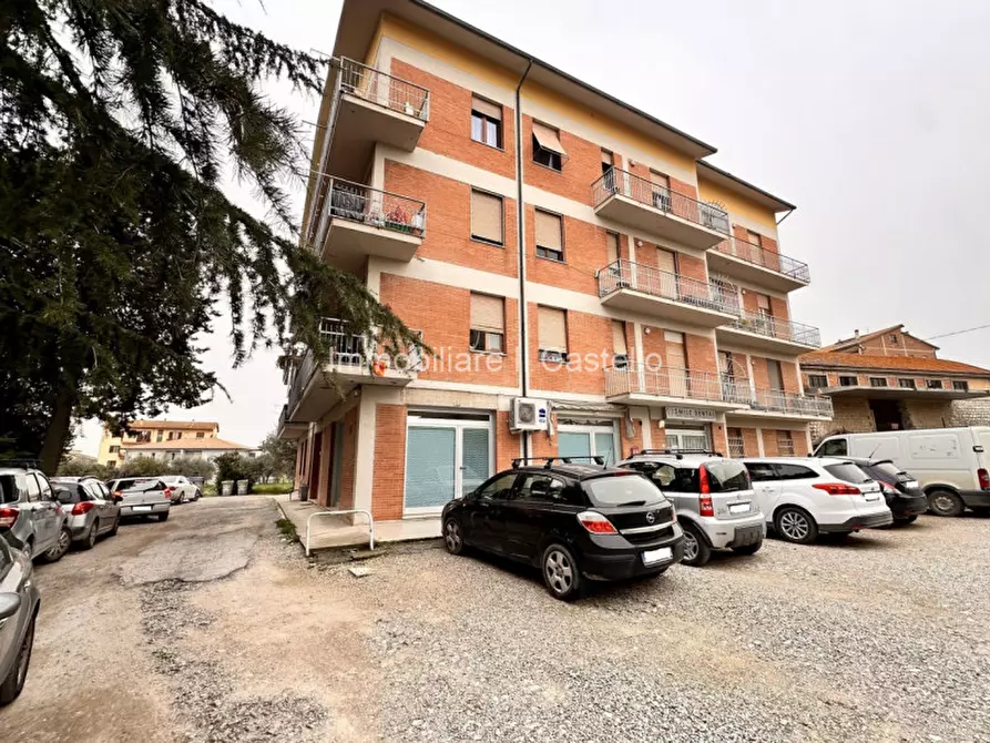 Immagine 22 di Appartamento in vendita  in Via Trento a Castiglione Del Lago