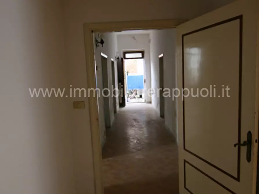 Immagine 10 di Appartamento in vendita  a Asciano