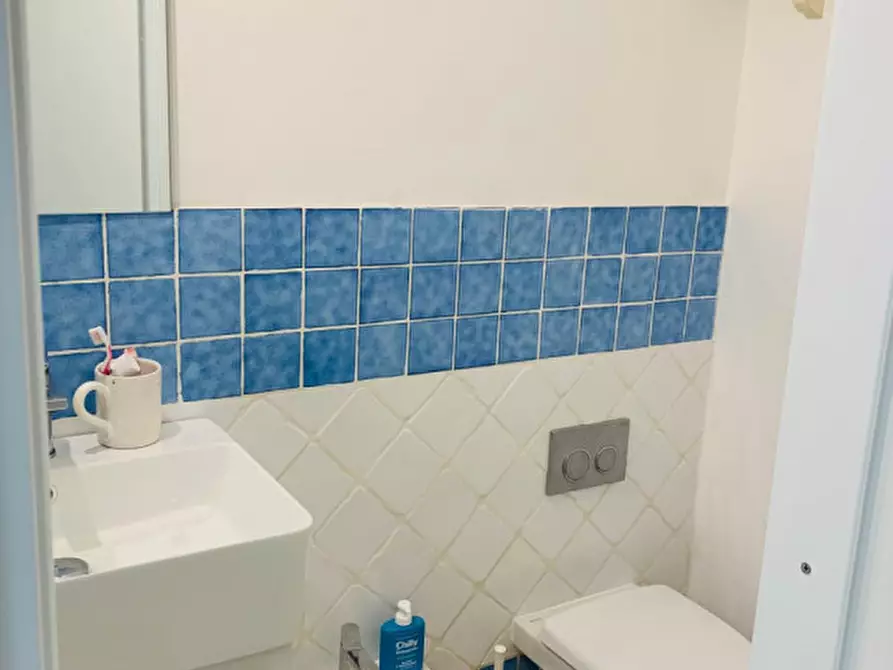 Immagine 16 di Appartamento in vendita  a Roma