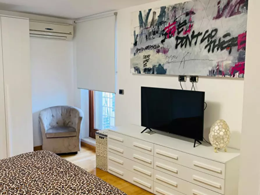 Immagine 25 di Appartamento in vendita  a Roma