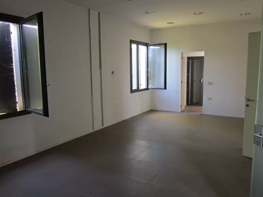 Immagine 15 di Ufficio in vendita  in Via Argine Po Nord 73 a San Benedetto Po