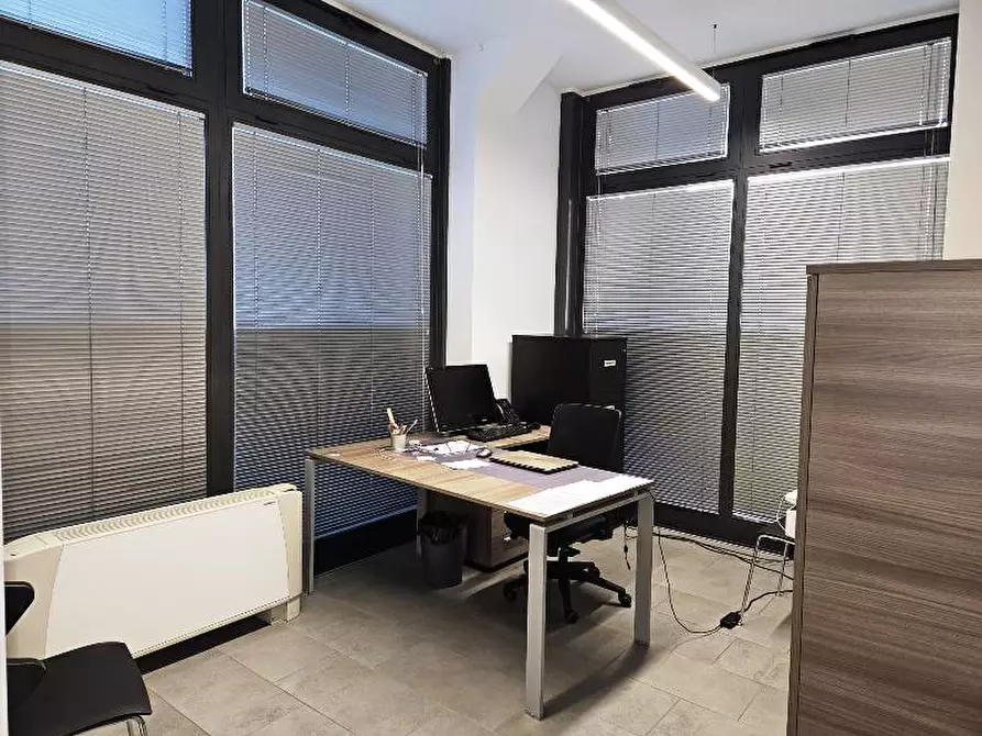 Immagine 11 di Ufficio in affitto  in via Emilia Ovest a Parma