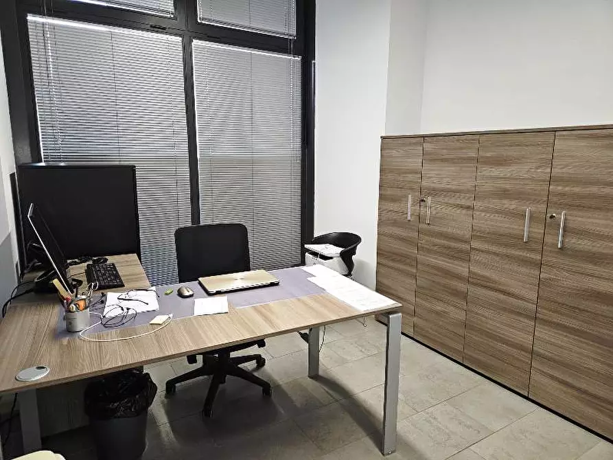 Immagine 18 di Ufficio in affitto  in via Emilia Ovest a Parma