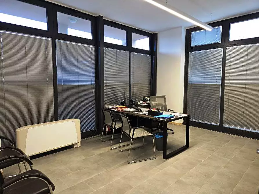Immagine 23 di Ufficio in affitto  in via Emilia Ovest a Parma
