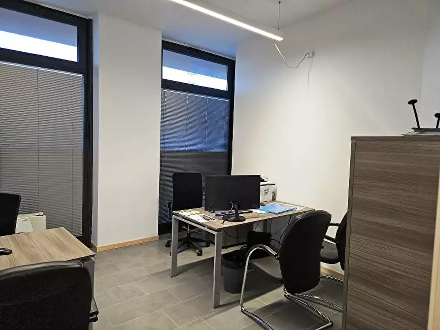 Immagine 24 di Ufficio in affitto  in via Emilia Ovest a Parma