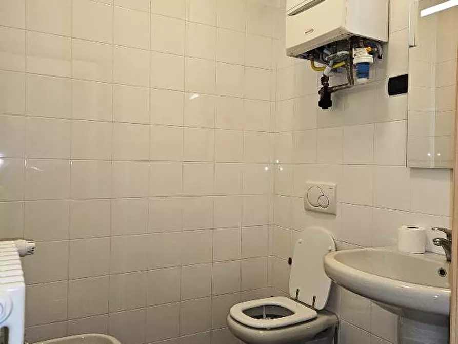 Immagine 26 di Ufficio in affitto  in via Emilia Ovest a Parma